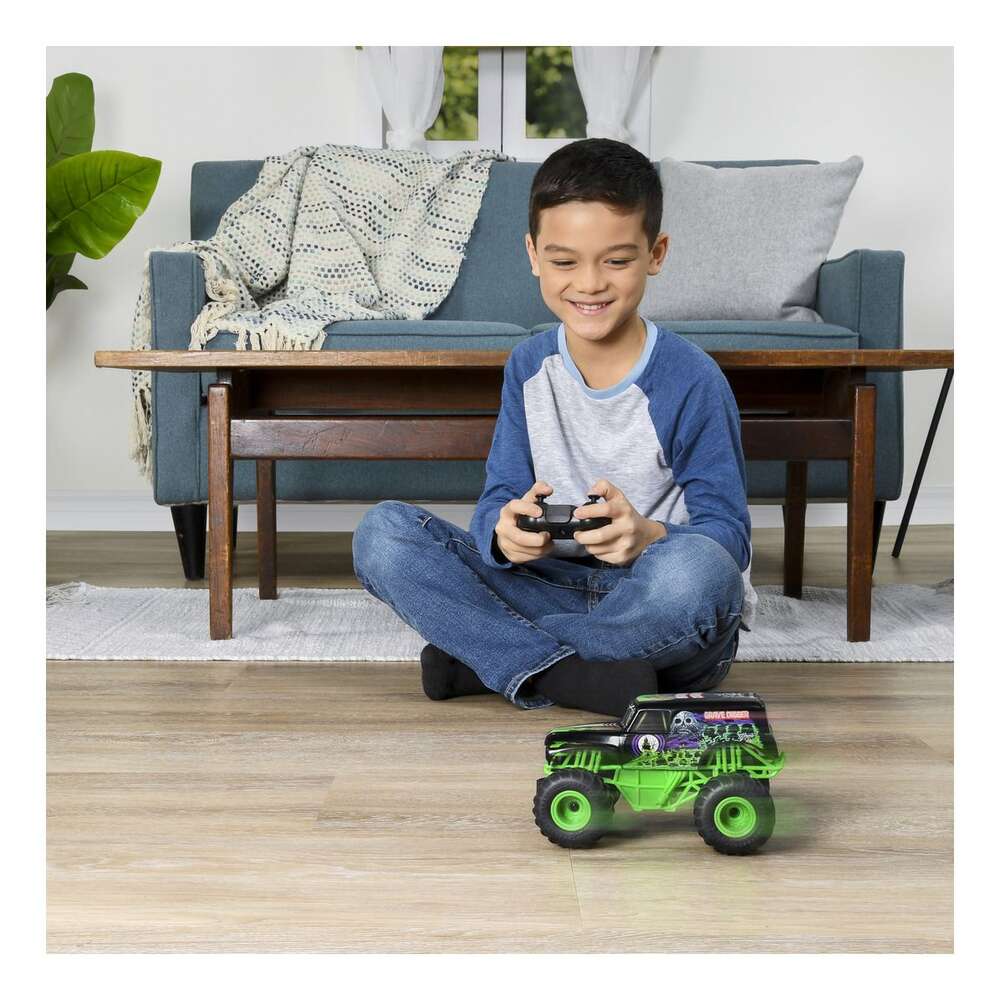 Monster Jam 1:24 2.4 GHz Remote Control Grave Digger