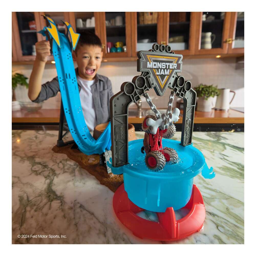 Monster Jam 1:64 Mud Blaster Playset