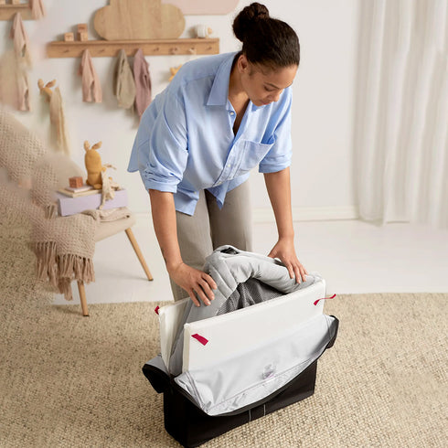 BabyBjörn Bundle Travel Cot Light + Fitted Sheet Silver