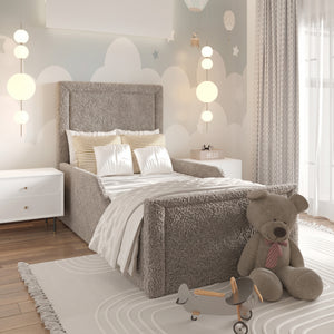 Teddy Linen