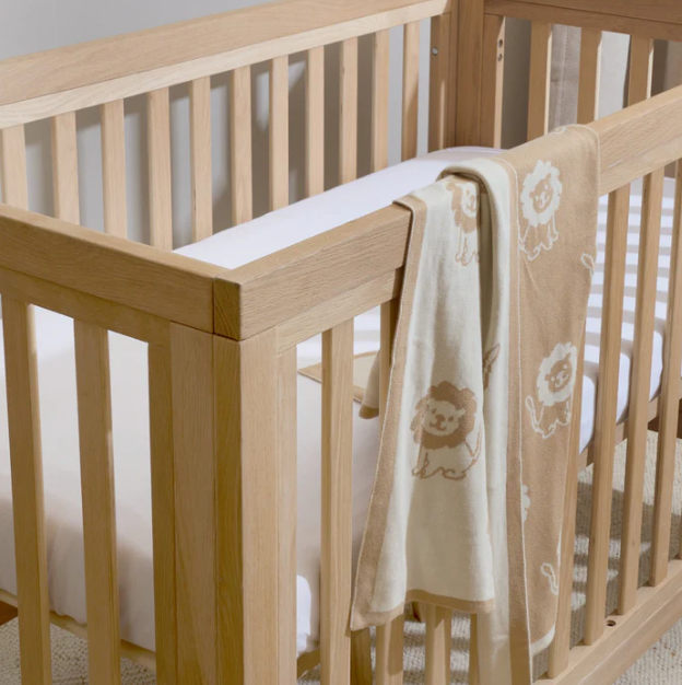 Clair De Lune Reversible Lion Knitted Blanket [EX-DISPLAY]